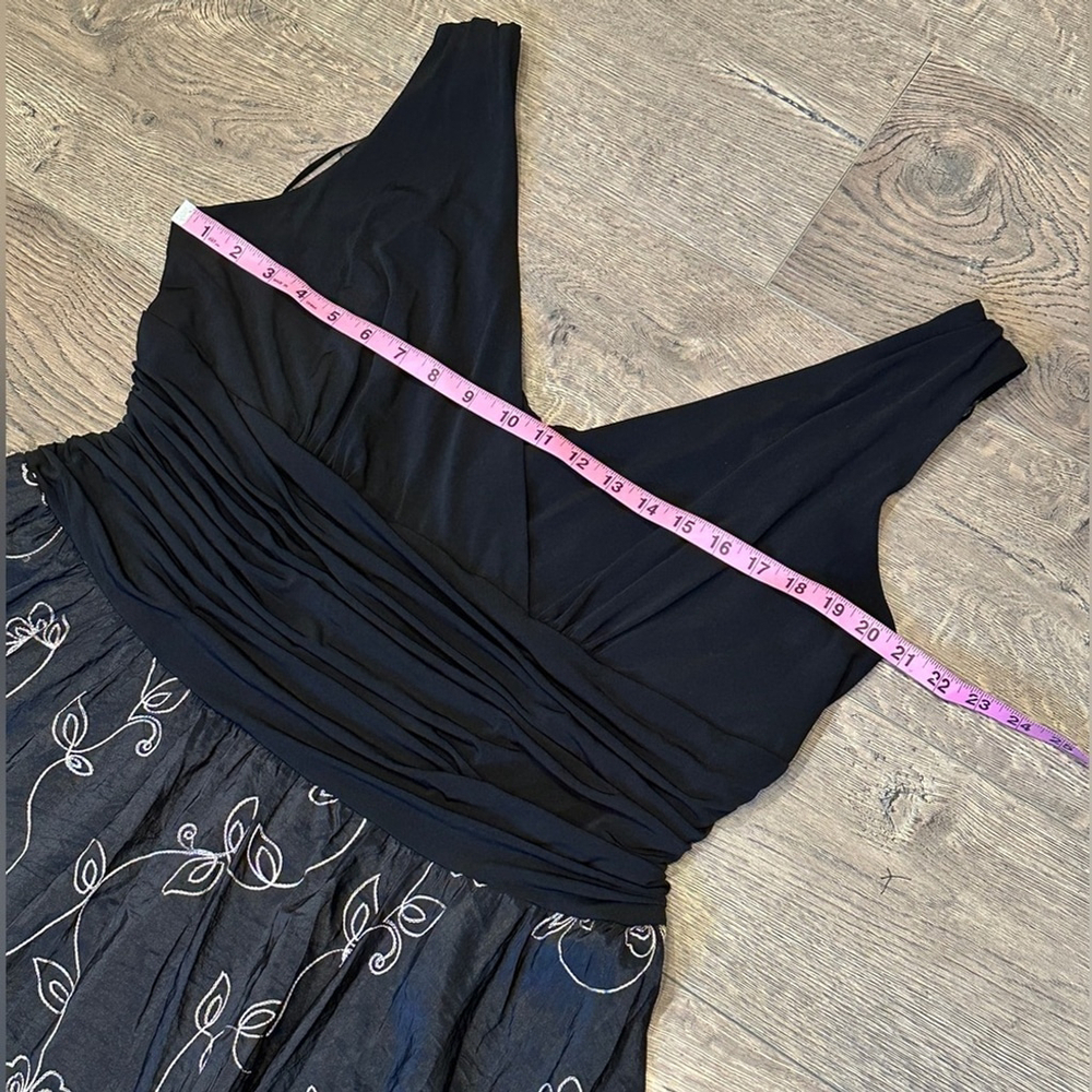 Dress Barn Black V-Neck Floral Embroidered Fit-and-Flare Dress - Picture 6 of 12